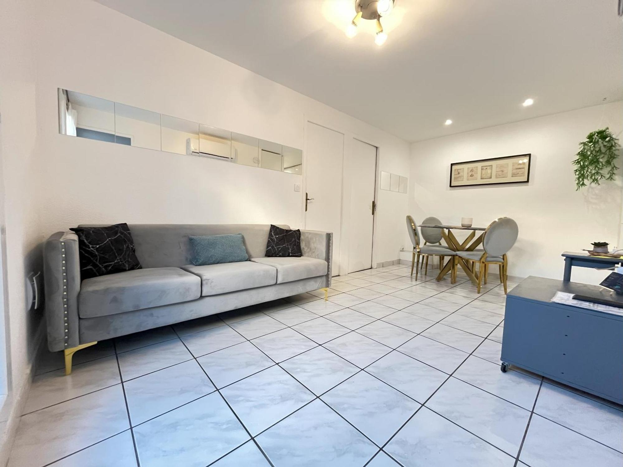Blue Summer Vibes For 4p, Ac, Terrace, Parking, At 50m, Access -6
