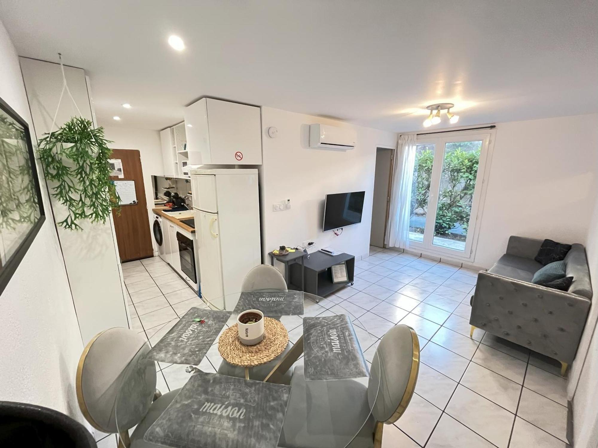 Blue Summer Vibes For 4p, Ac, Terrace, Parking, At 50m, Access -6 Apartment